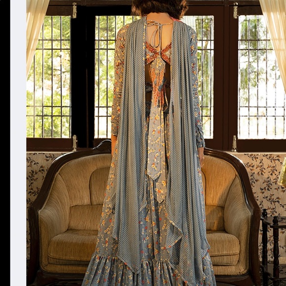 Lehenga grey blue top and bottom hand sewn sequías - Picture 2 of 8